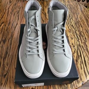 TCG Men's sneakers shoes size 9,new